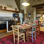 Restored Country Estate Between Tuscany And Umbria *