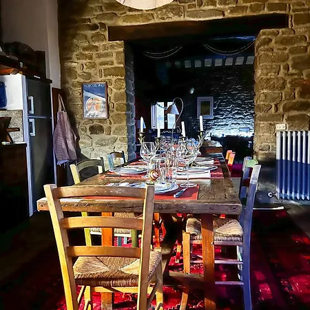 Restored Country Estate Between Tuscany And Umbria *